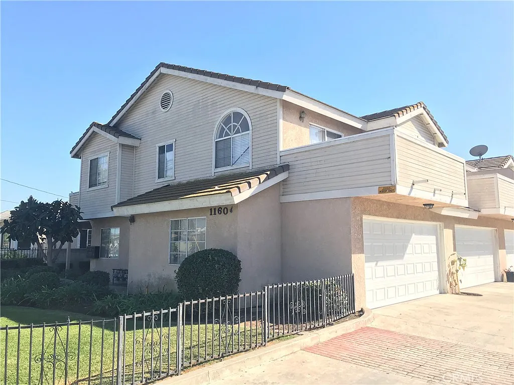 2 bed, 1100 sqft, $2,650 — Photo 1