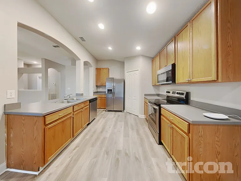 1105 Maple Ln — Photo 5