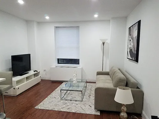 Rented by Global Realty Opportunities | media 3