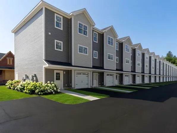 44 Dean St #215, Taunton, MA 02780