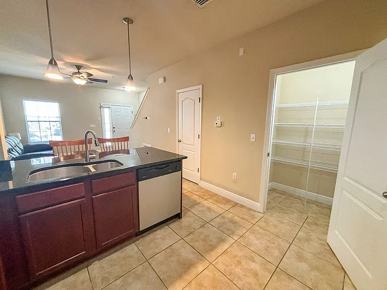 2954 SW 35th Pl #60 — Photo 7