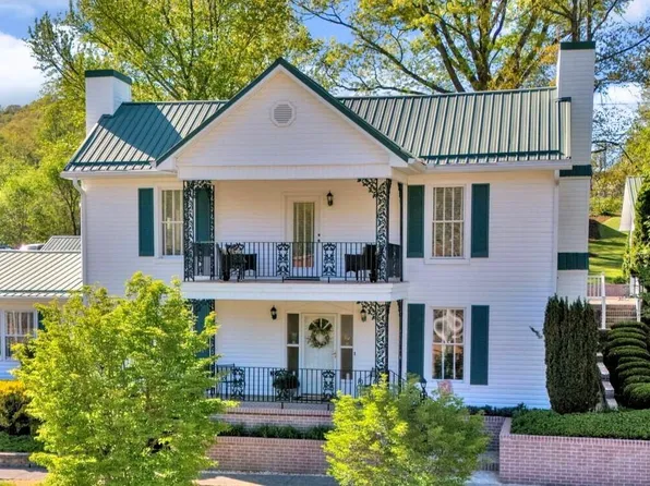 304 W Jackson St, Gate City, VA 24251