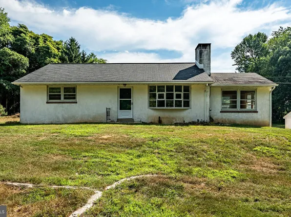 2725 Horseshoe Trl, Chester Springs, PA 19425