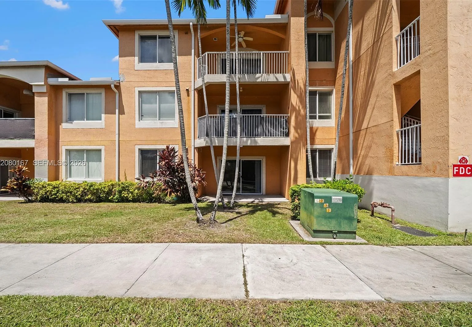 Courtyards At Davie Condo — Photo 1