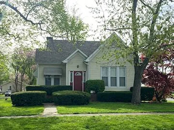 611 N 1st St, Fairfield, IL 62837
