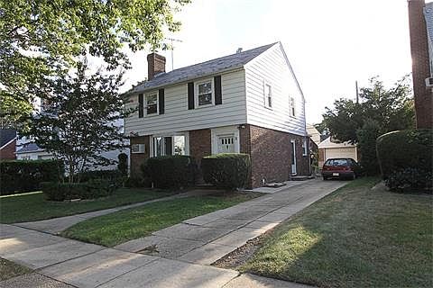 1st image of 11 Wisteria Ave
