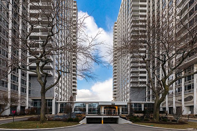 1st image of 4250 N Marine Dr APT 1136