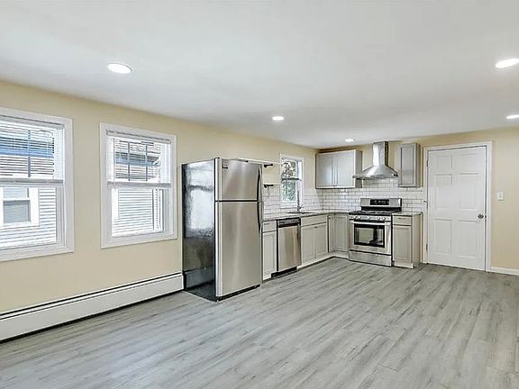 2nd image of 1697 Chalkstone Ave Floor 2