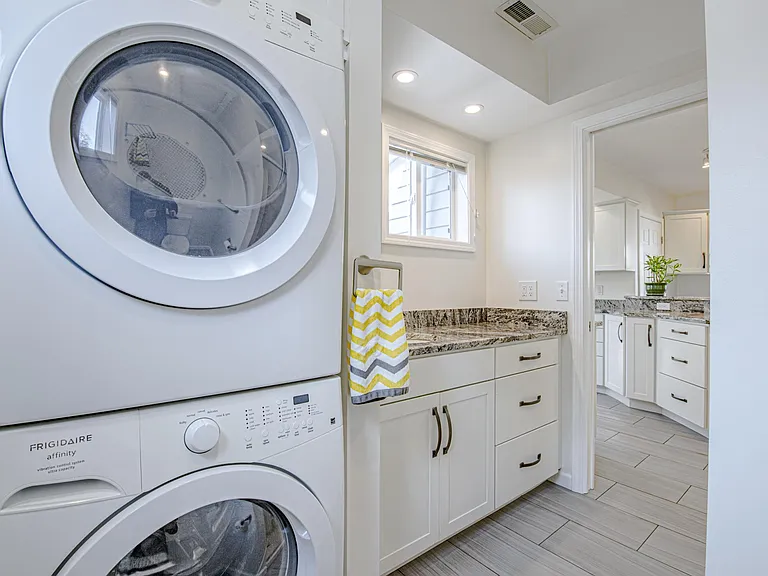 114 Mull Ave — Photo 23