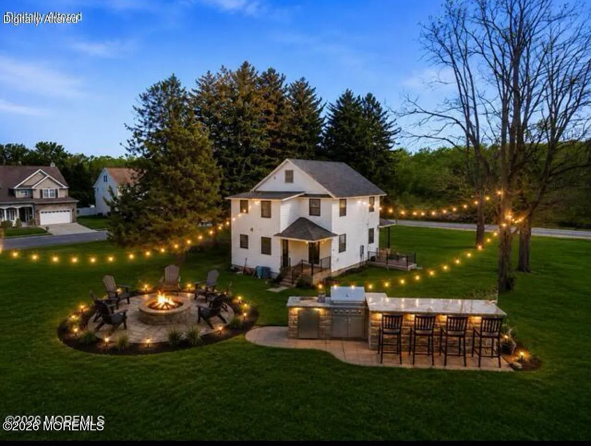 4 bed, 3.5 bath, 2024 sqft, $4,200 — Photo 4