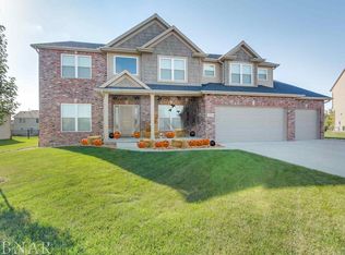 2506 Riverwoods Ln, Bloomington, IL 61705