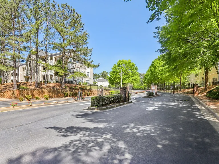 The Glen at Lanier Crossing — Photo 2
