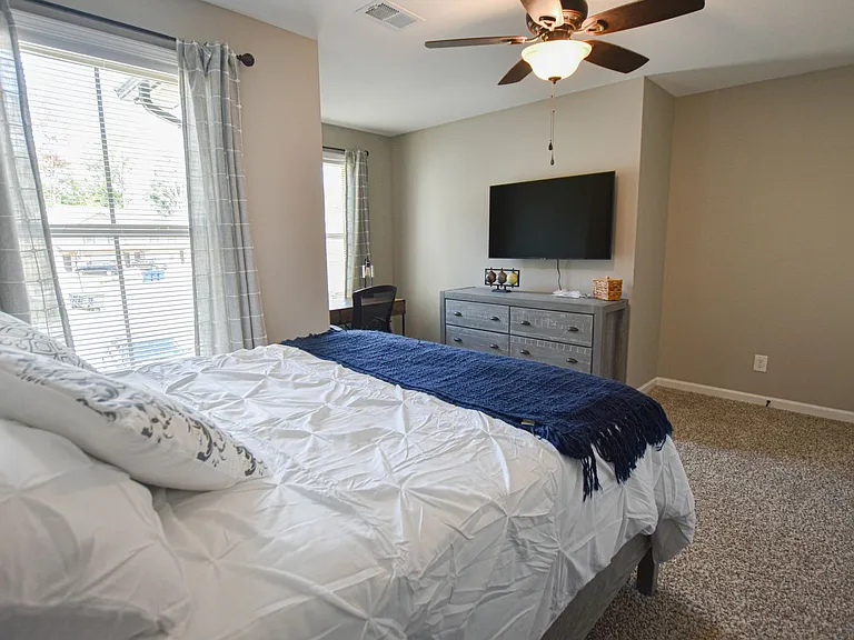 219 Smithson Ln — Photo 25