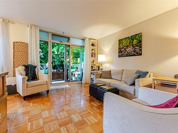 2nd image of 250 Douglas St #101