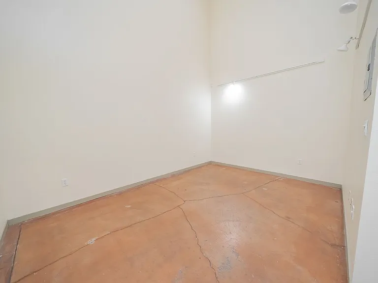 Boathouse Lofts — Photo 9