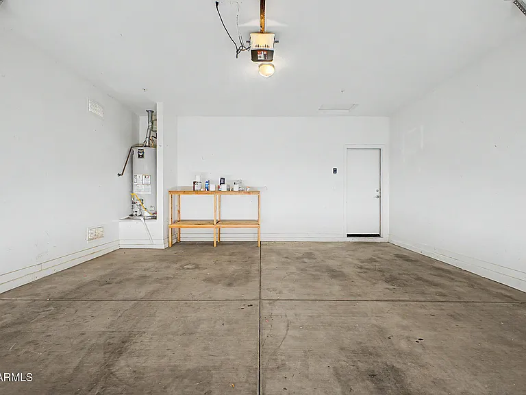 21415 W Holly St — Photo 37