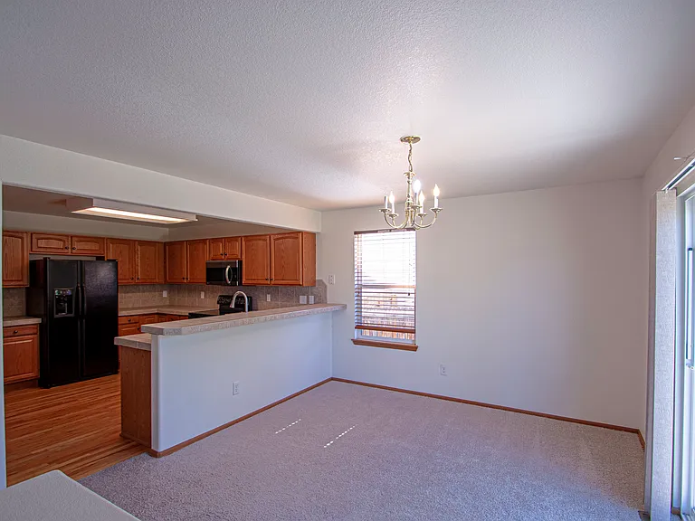 Kitchen : Dining