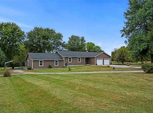17455 166th St, Basehor, KS 66007