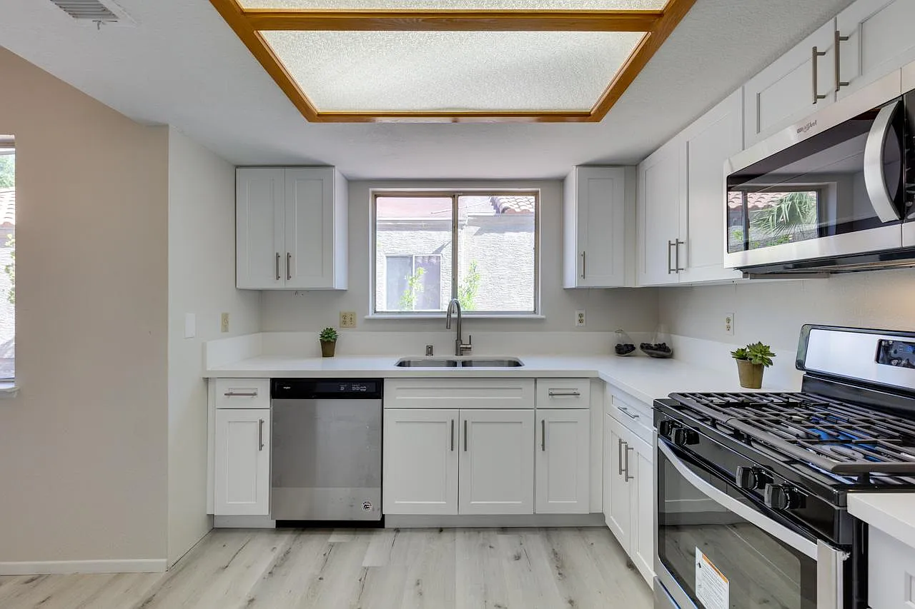 582 Searchlight Dr — Photo 4