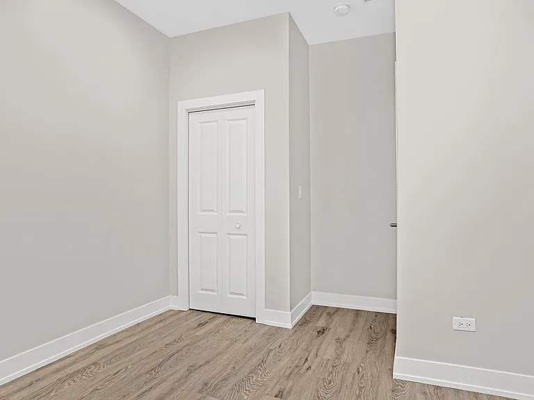 4523 N Elston Ave #1R — Photo 7