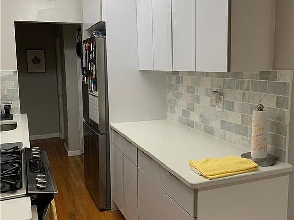 5th image of 632 Warburton Ave APT 1E