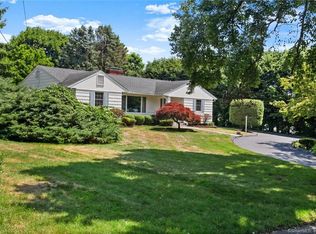 8 Valley Rd, Trumbull, CT 06611