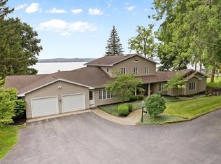 4963 Walnut Cove Dr, Canandaigua, NY 14424