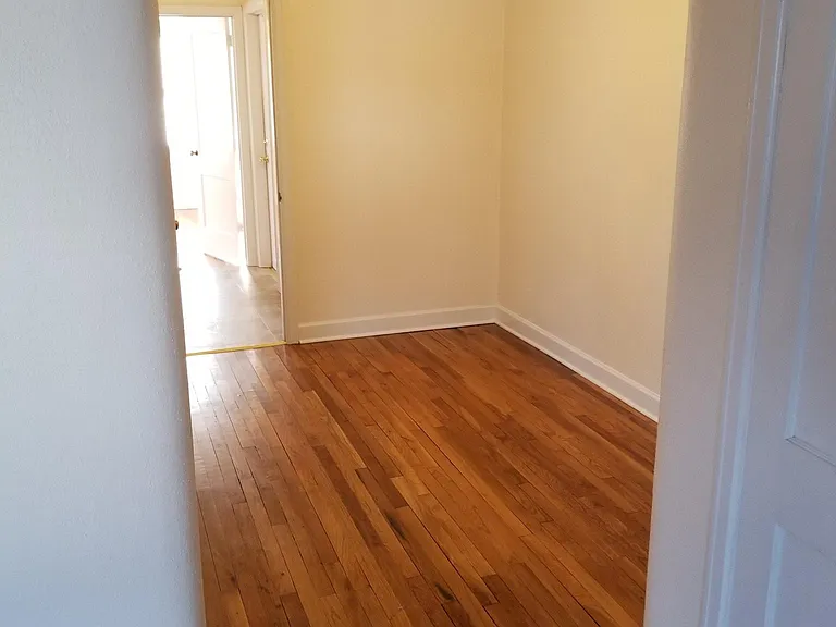 712 N Gardiner Ave #2N — Photo 3