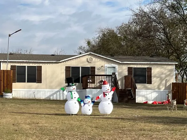 8527 Longhorn Dr, Justin, TX 76247
