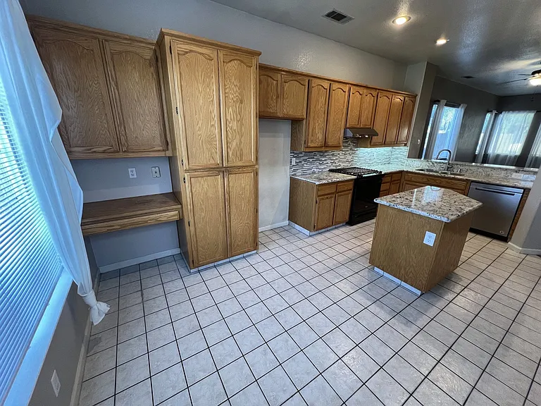 1850 Exeter Dr — Photo 7