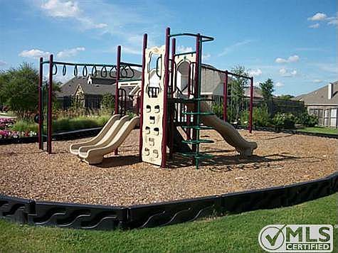 1st image of 5561 Crestwood Dr