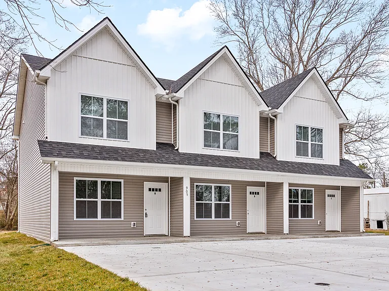 905 Center Rd #A — Photo 2
