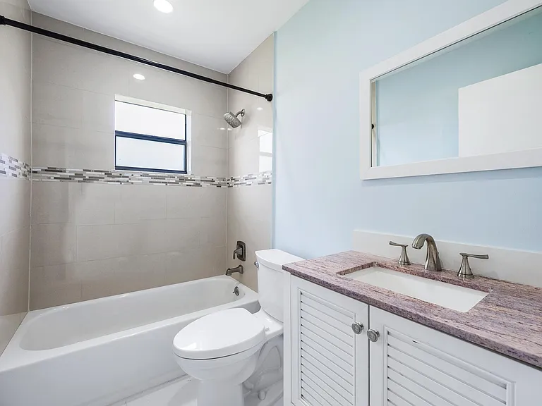 507 Capri Pl #K — Photo 14