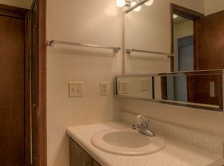 120 S 38th St APT 1, Omaha, NE 68131