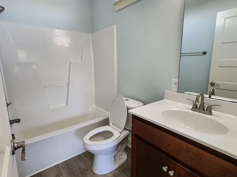 4021 Blackstone Dr #200 — Photo 17