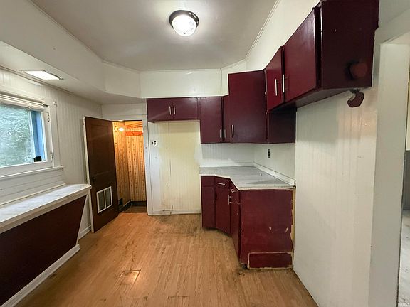 5th image of 1315 E Indiana Ave