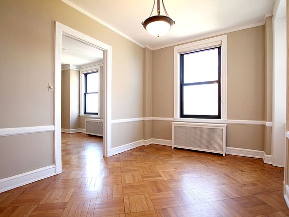 4th image of 2000 N Lincoln Park W #805