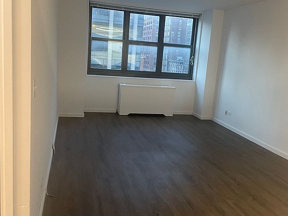 3rd image of 200 E 72nd St APT 7H