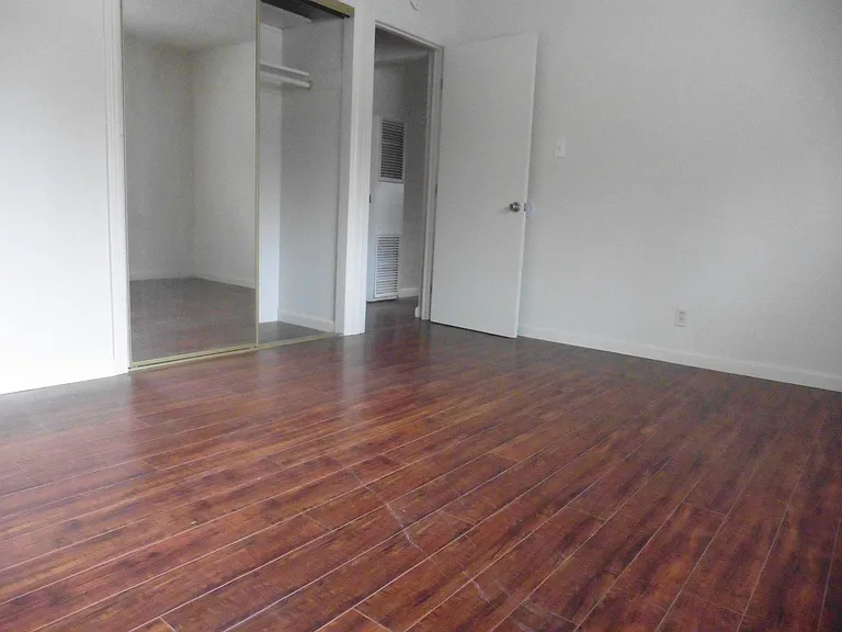 406 S 6th St #3 — Photo 5