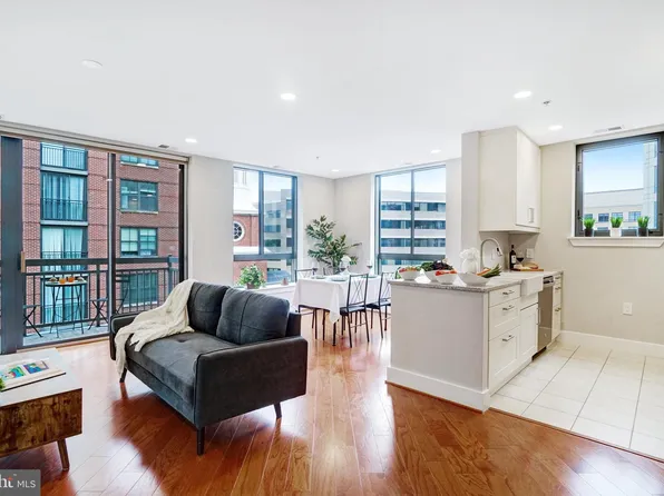 1200 N Hartford St APT 502, Arlington, VA 22201