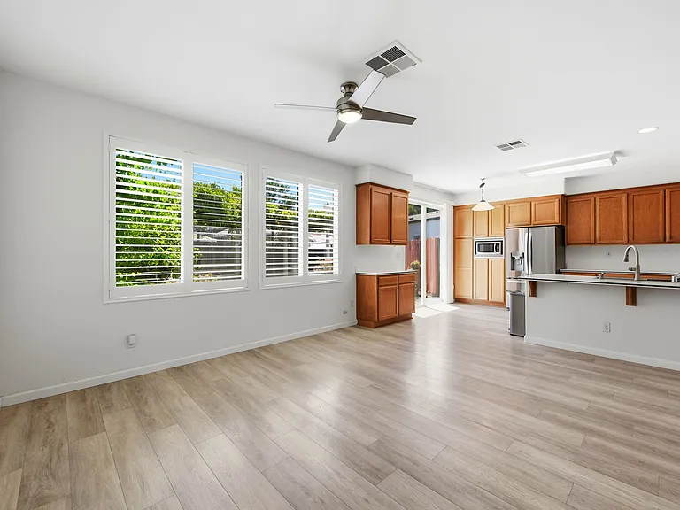552 Stonehaven Ct — Photo 15