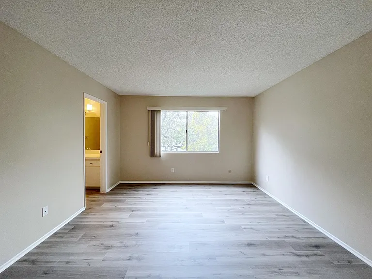350 S Oakland Ave — Photo 14