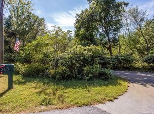 265 Lovely St, Avon, CT 06001