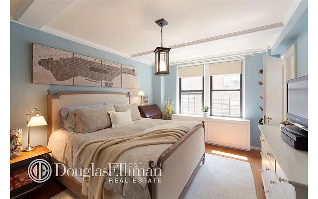 Sold by Douglas Elliman | media 4