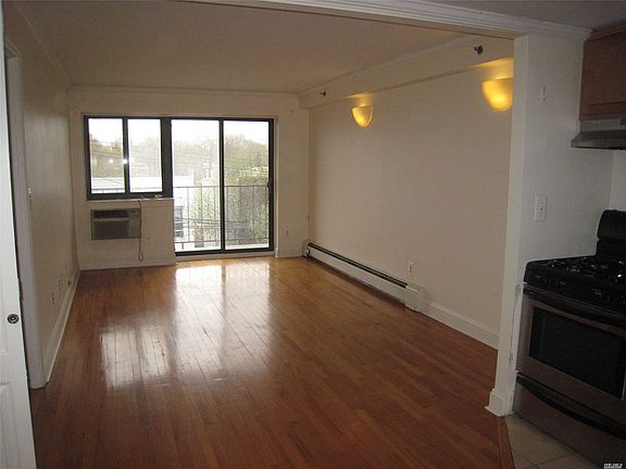 3rd image of 1443 28th Ave