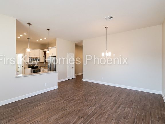 3rd image of 3864 W Calle Primera