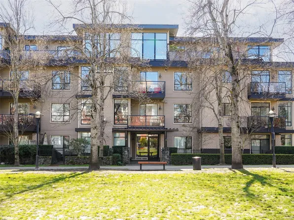 330 Waterfront Cres #206, Victoria, BC V8T 5K3