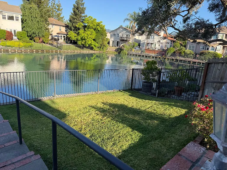 705 Mirror Ct — Photo 7