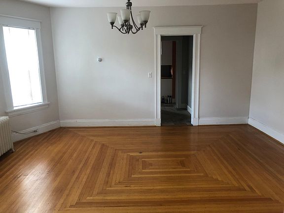 3rd image of 3415 Mooney Ave