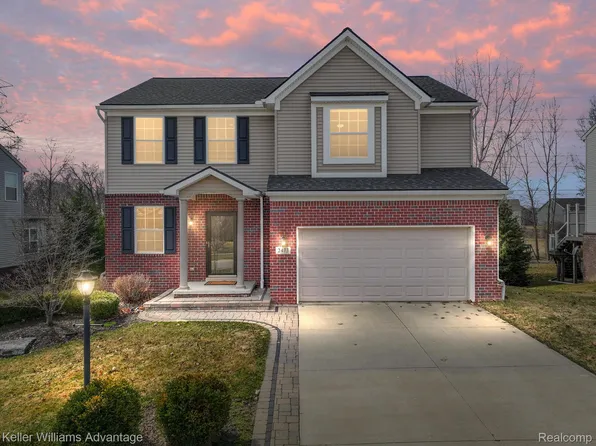 2473 Solace Dr, Commerce Township, MI 48382
